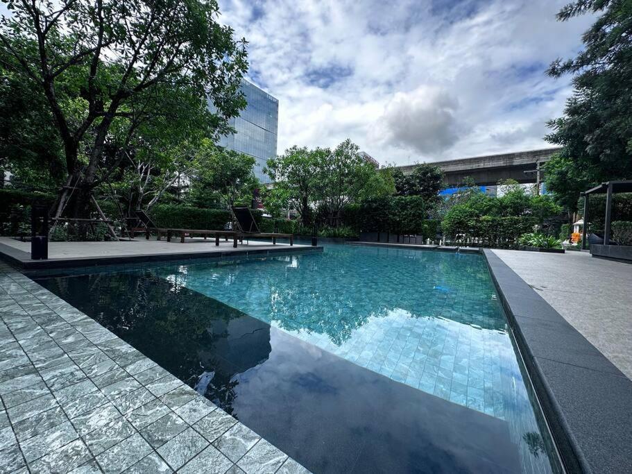 S87 Ramada Sukhumvit87 Big Onnut Swim Gym Apartment