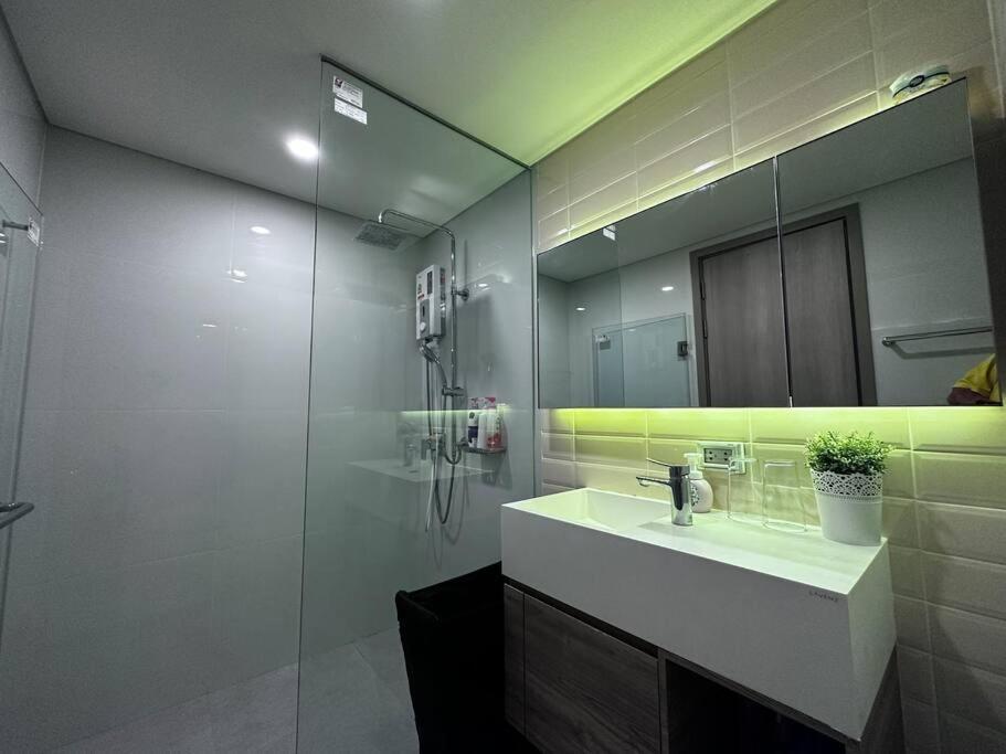 S87 Ramada Sukhumvit87 Big Onnut Swim Gym Apartment *